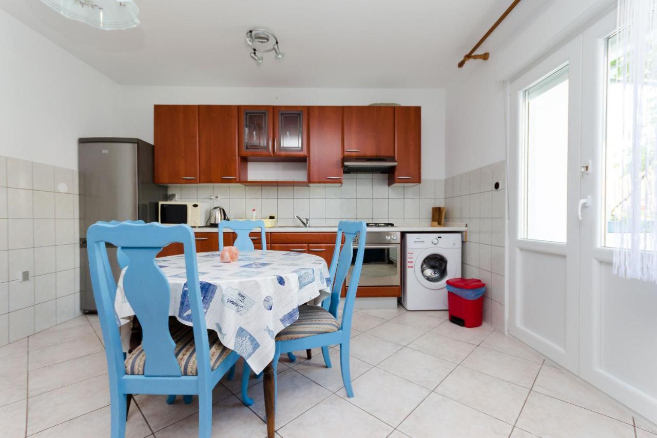 Apartments Slavica R Banjol Exterior photo