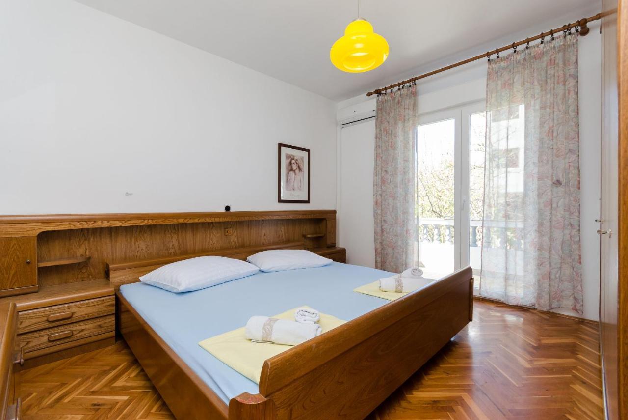 Apartments Slavica R Banjol Exterior photo
