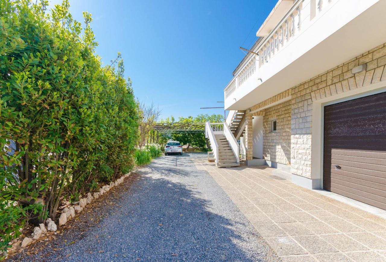 Apartments Slavica R Banjol Exterior photo