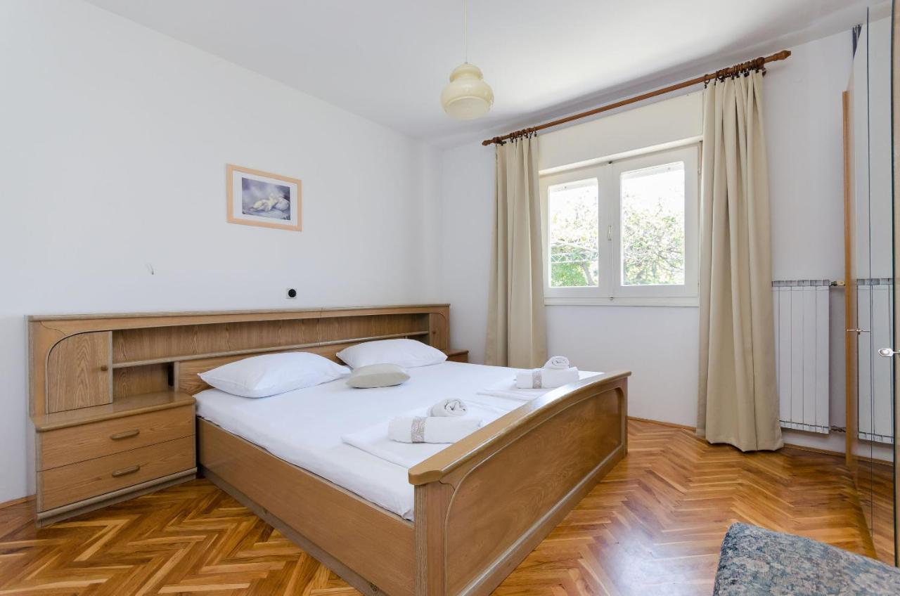 Apartments Slavica R Banjol Exterior photo