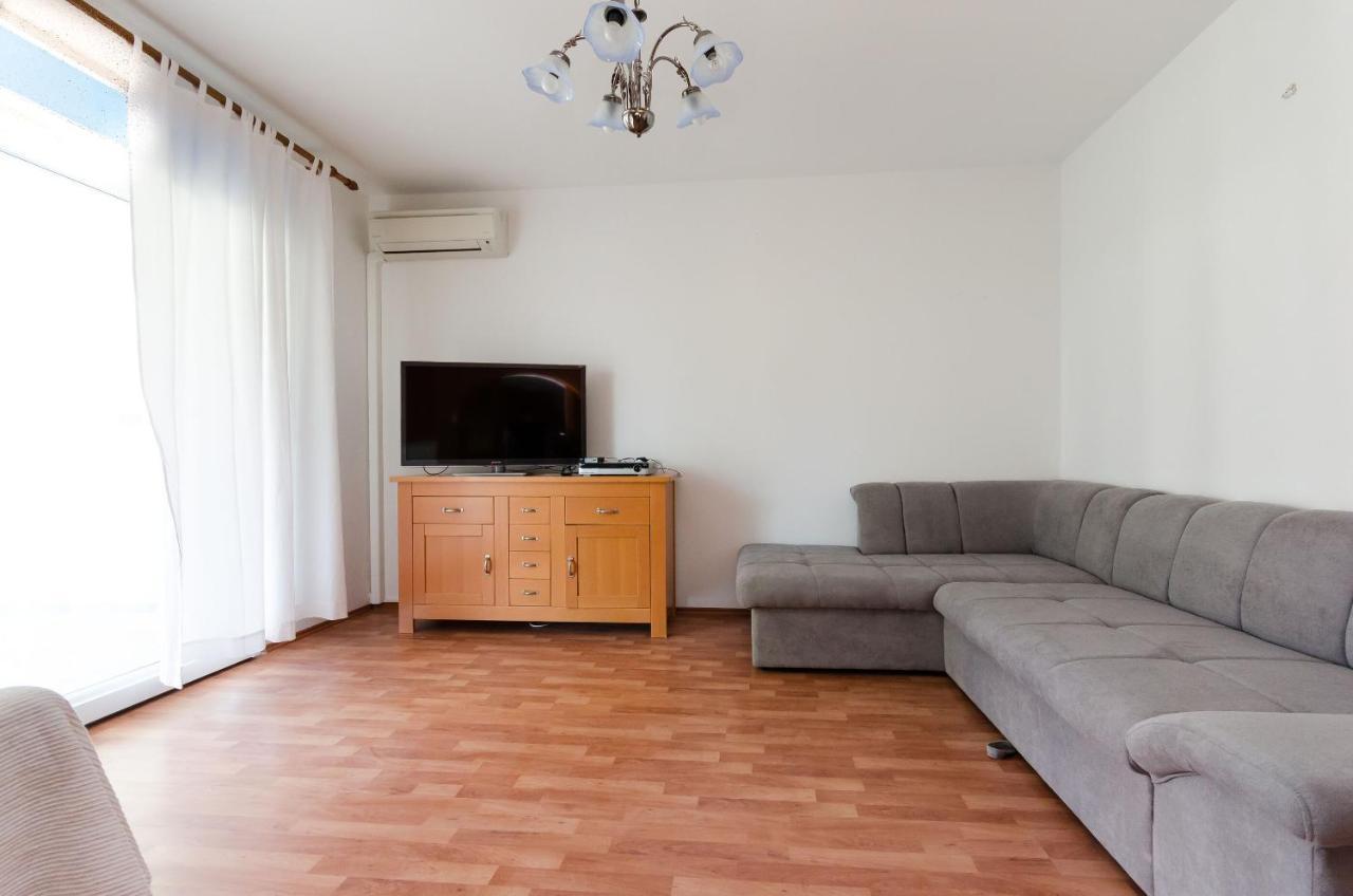 Apartments Slavica R Banjol Exterior photo