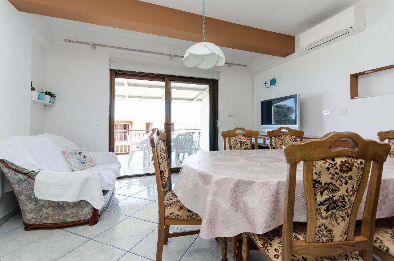Apartments Slavica R Banjol Exterior photo