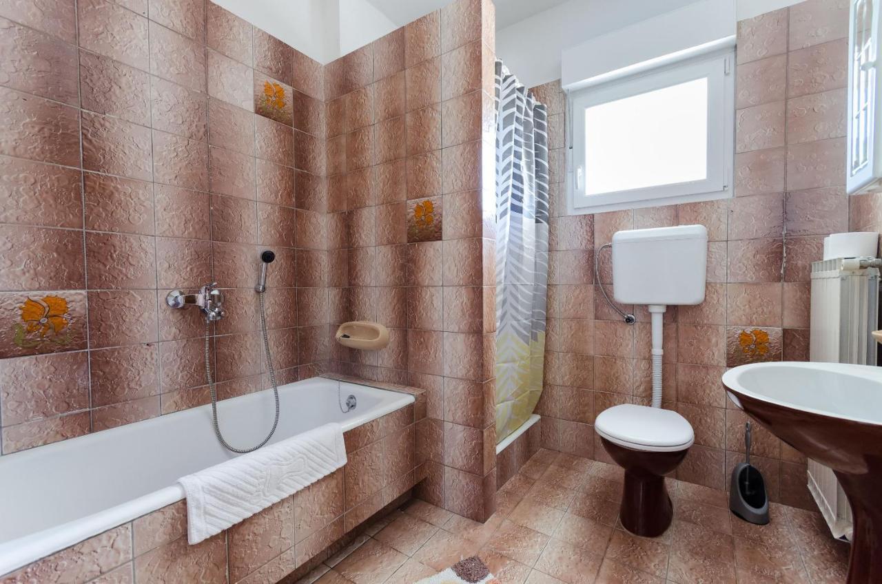 Apartments Slavica R Banjol Exterior photo
