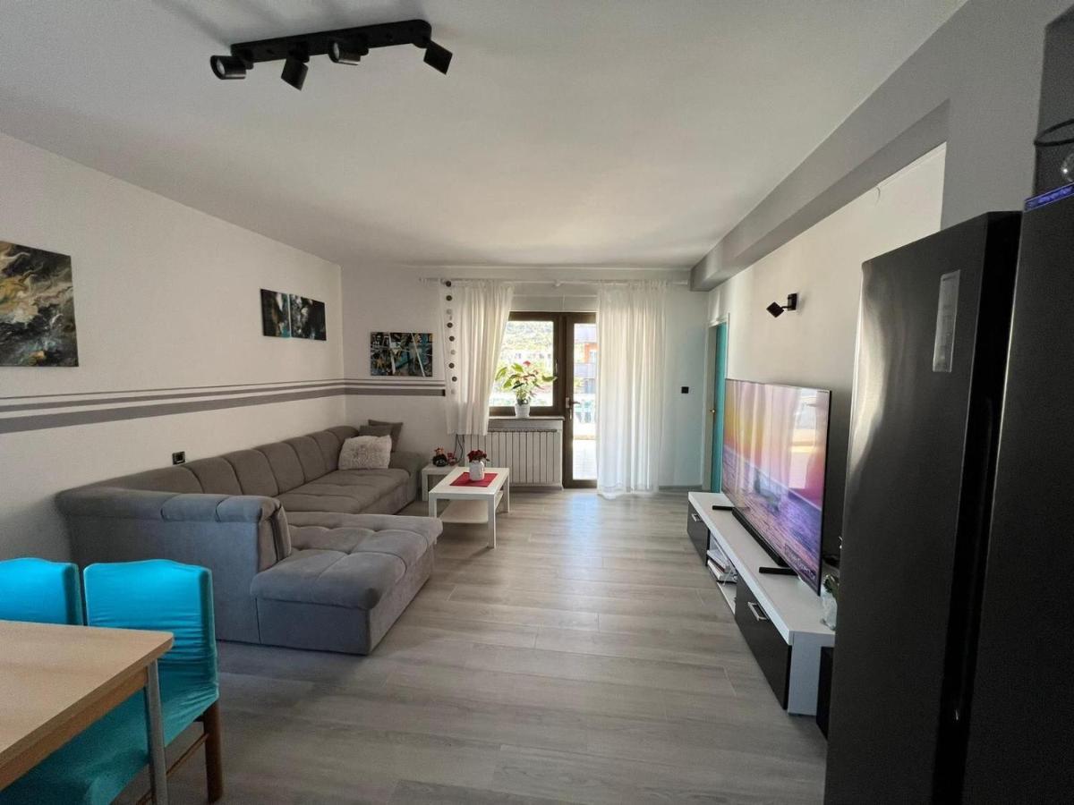 Apartments Slavica R Banjol Exterior photo